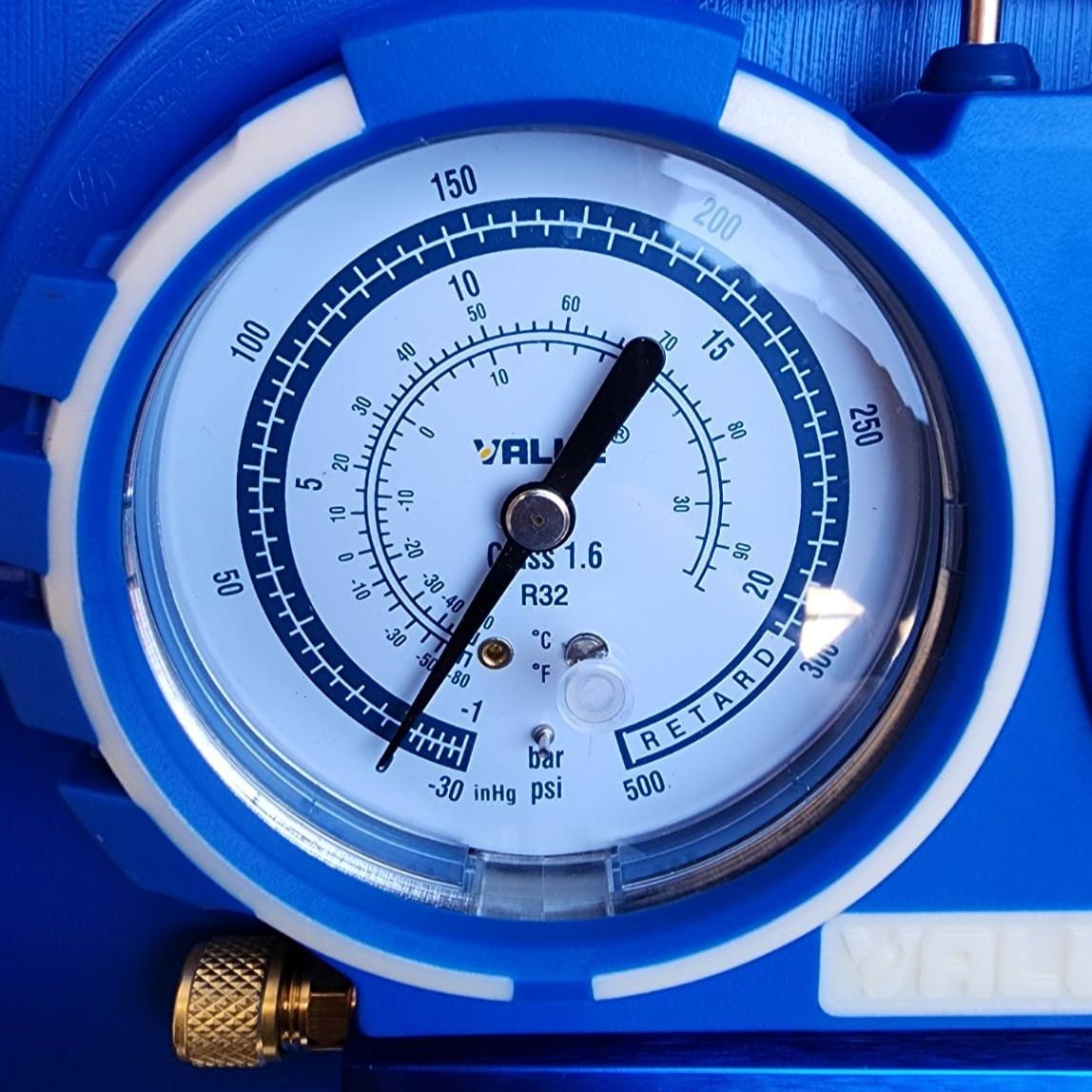 Manometri u koferu za klime sa crevima R32 Value